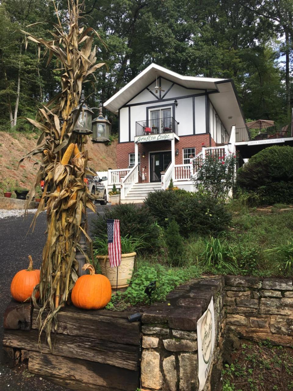 Grafton Lodge 卢尔湖 外观 照片